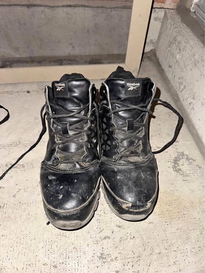 Reebok Safety Shoes Size 9