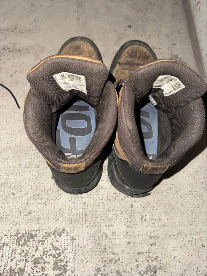Kodiak Safety Waterproof Work Boots Size 9 - photo 3