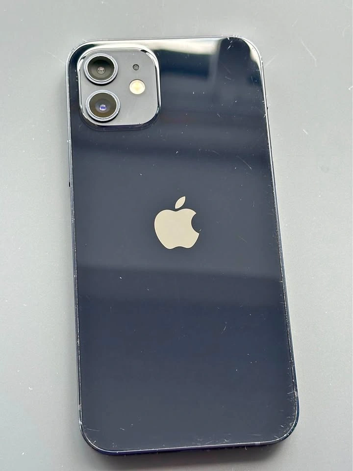 iPhone 12 - 128gb in Black