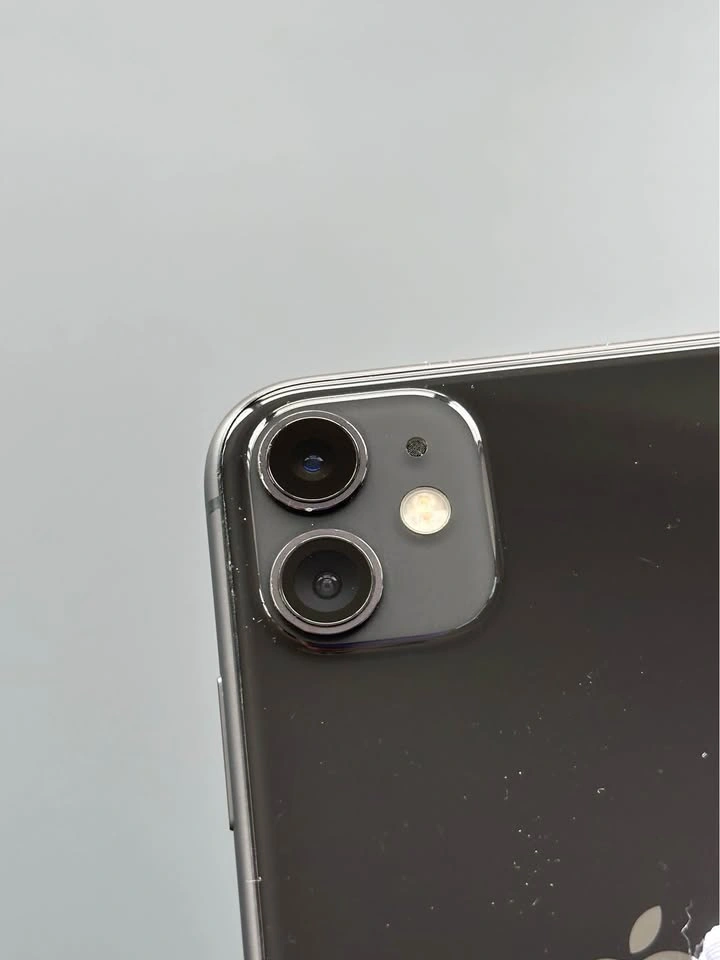 iPhone 11 - 64GB Black - photo 4