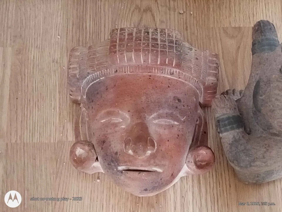 Vintage Mayan Aztec Style Terra Cotta Pottery Lot - As Is - photo 2