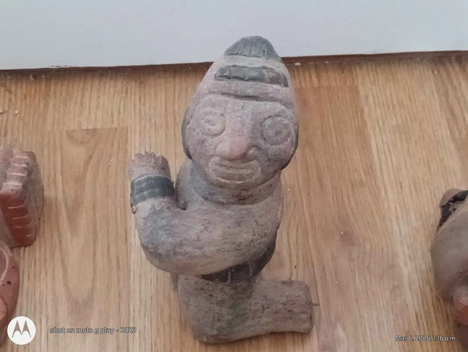 Vintage Mayan Aztec Style Terra Cotta Pottery Lot - As Is - photo 4