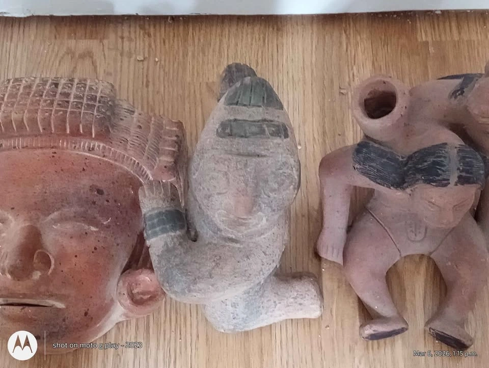 Vintage Mayan Aztec Style Terra Cotta Pottery Lot - As Is - photo 5