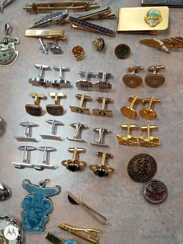 Large Assorted Vintage Jewelry Lot - Mixed Costume & Signed Piec - photo 3