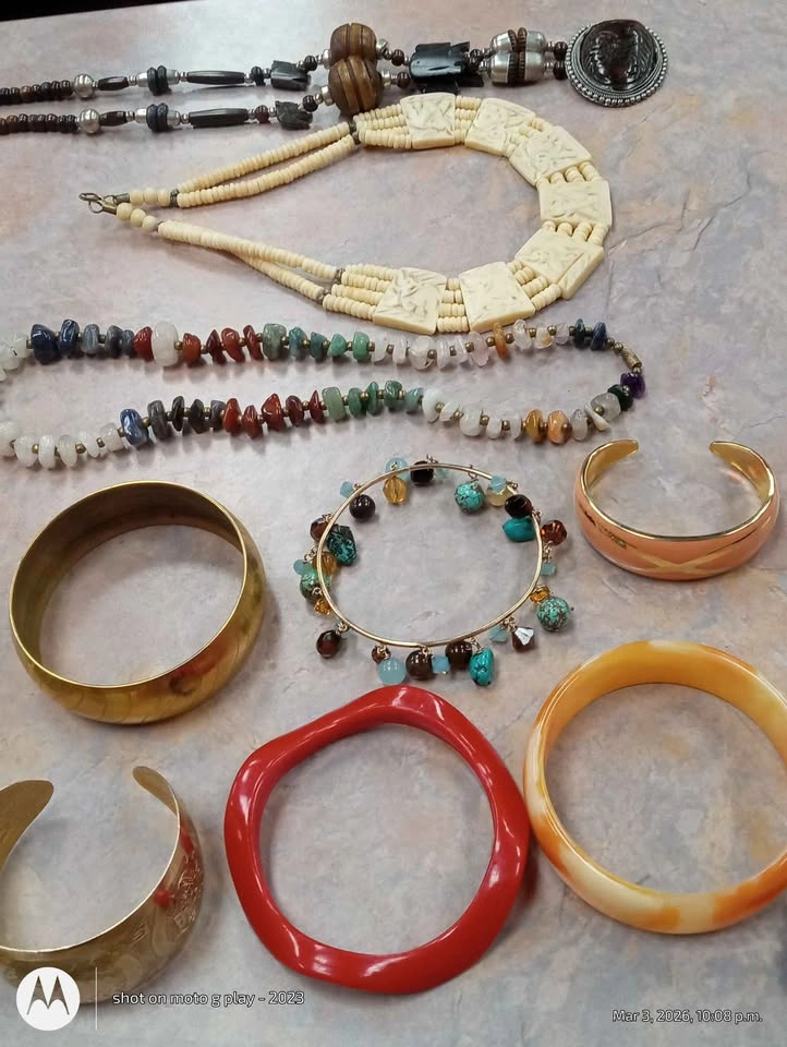 Large Assorted Vintage Jewelry Lot - Mixed Costume & Signed Piec - photo 4