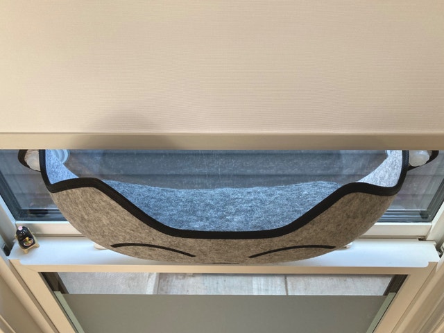 K&H Kitty Window Bed (Like New) - photo 5
