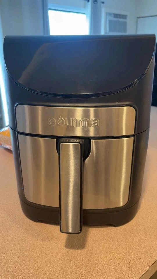 Gourmia Air Fryer - Like New - photo 3