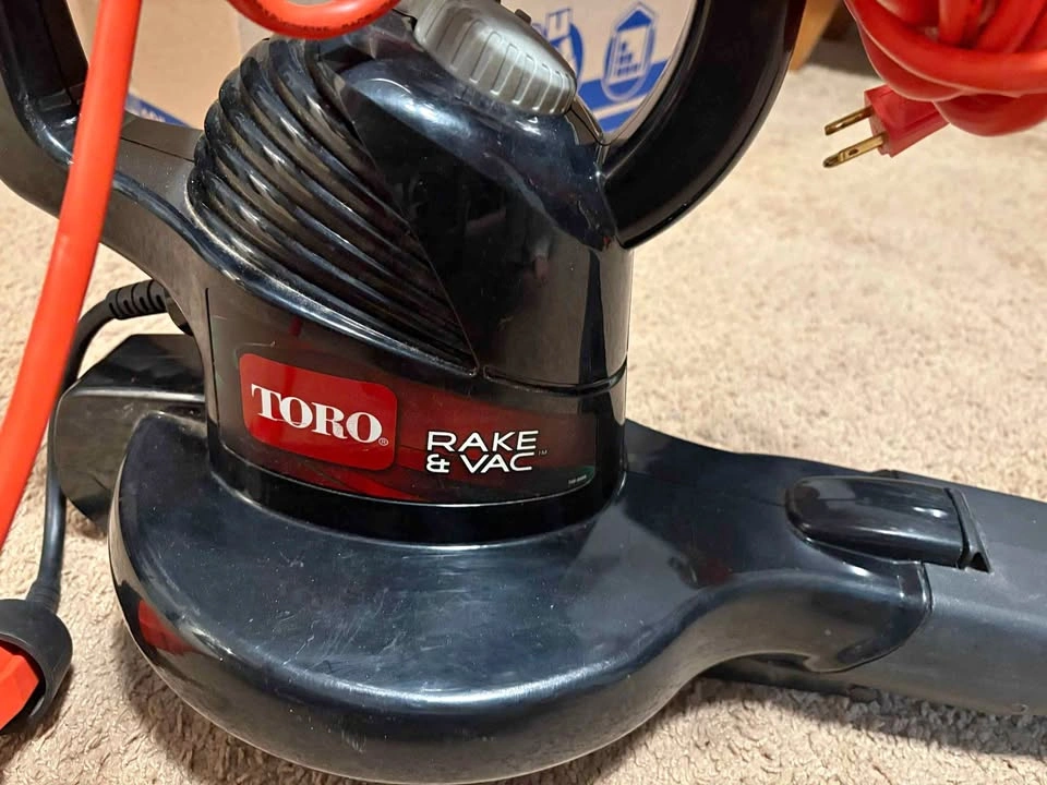 Leaf Blower/ Snow Blower w 25ft Extension!