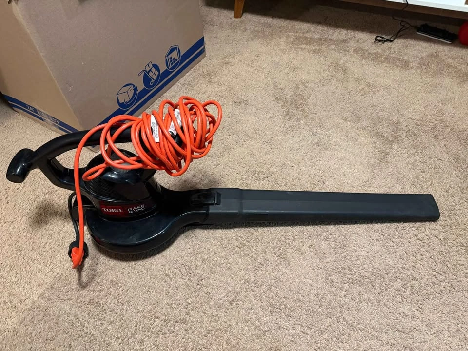 Leaf Blower/ Snow Blower w 25ft Extension! - photo 2