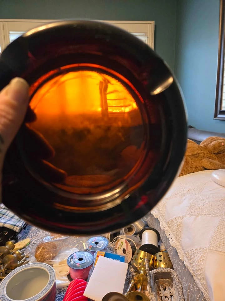 Dark Amber glass ashtray - photo 4