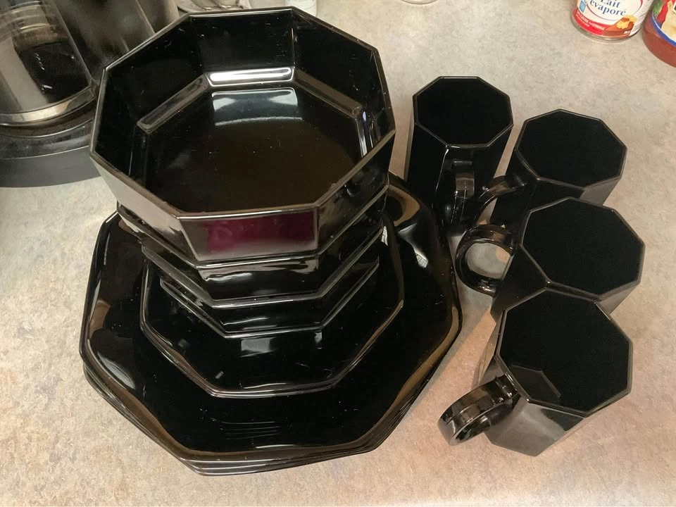 Vintage Arcoroc Black Dishes (4 of each item) - photo 2
