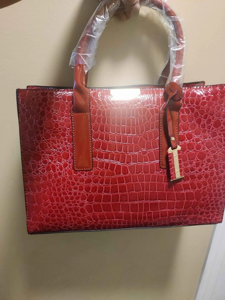 Brand new large capacity wine red crocodile pattern hand bag - photo 5