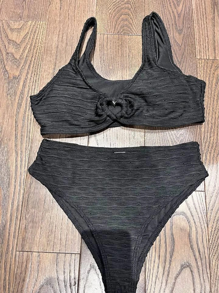 Girls swimwear