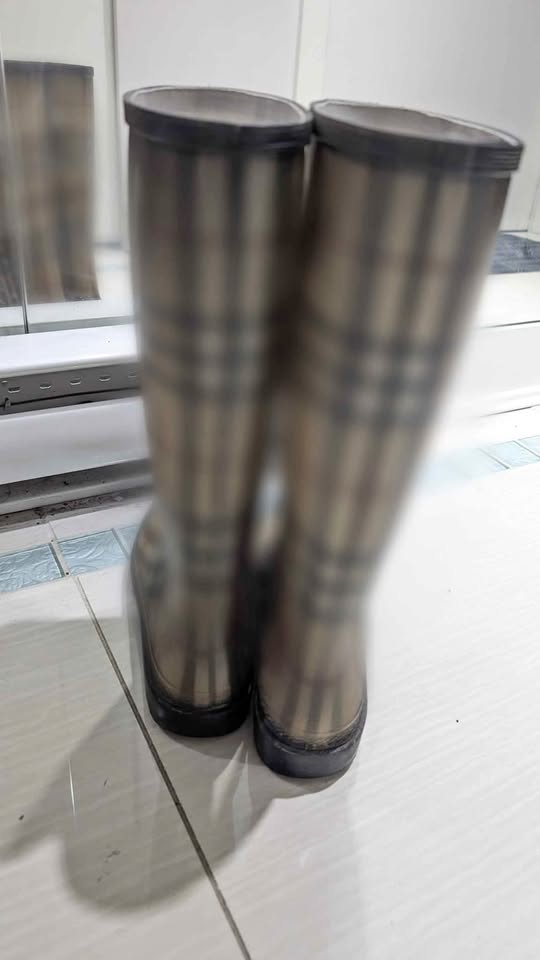 Authentic Bu*be**y Rubber Boots Women's Size 7