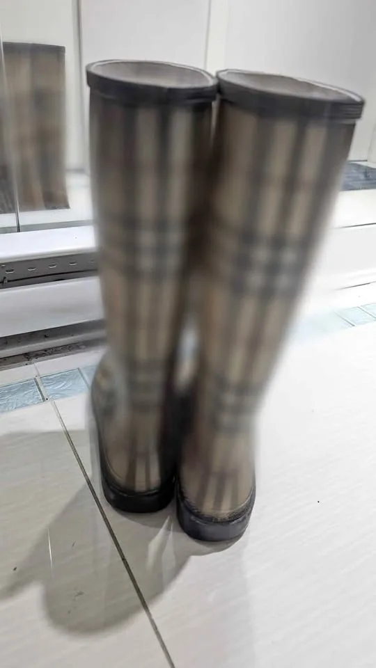 Authentic Bu*be**y Rubber Boots Women's Size 7 thumbnail