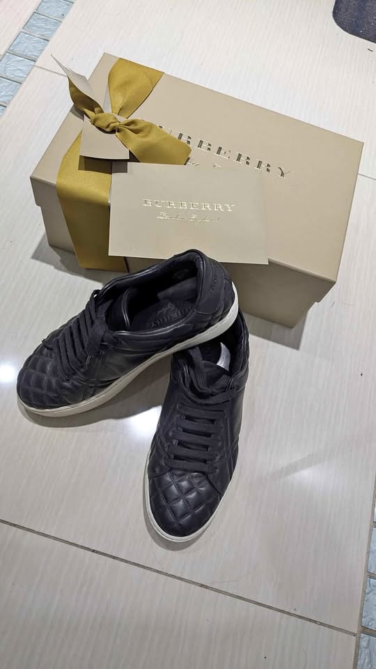 Burberry Leather Sneakers Women Size 7