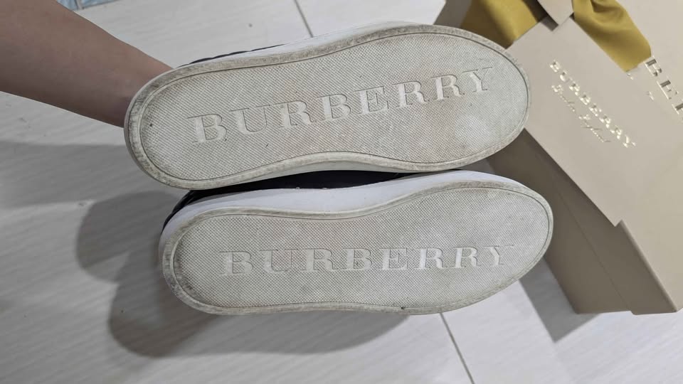 Burberry Leather Sneakers Women Size 7 - photo 5