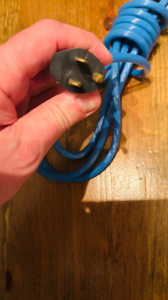 Brand New 12ft 16/3 Outdoor Extension Cord with 3 Outlets - photo 3