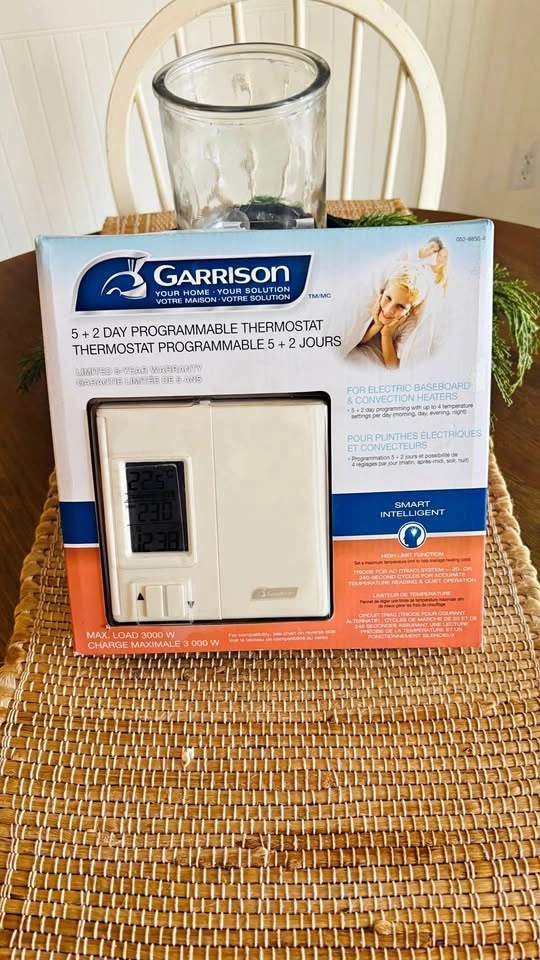 BNIB Programmable Thermostat for electric  Baseboard Heaters
