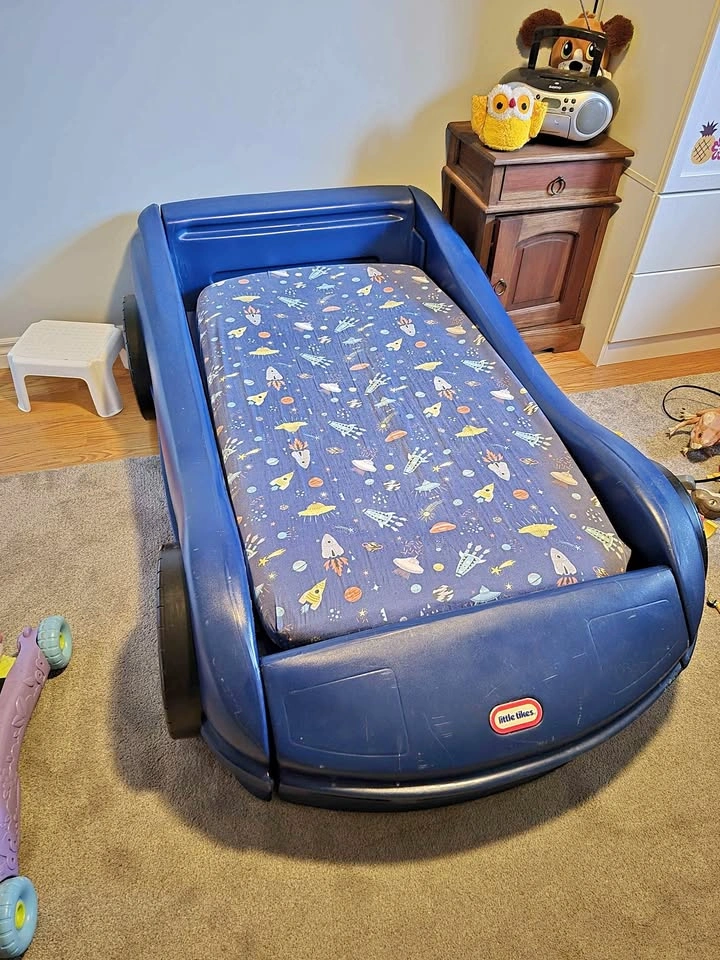 Car Bed, Blanket, Sheets, Crib Mattress and Mattress Protector