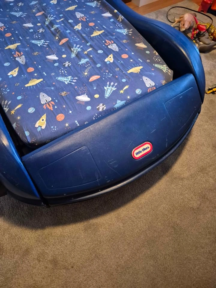 Car Bed, Blanket, Sheets, Crib Mattress and Mattress Protector - photo 4