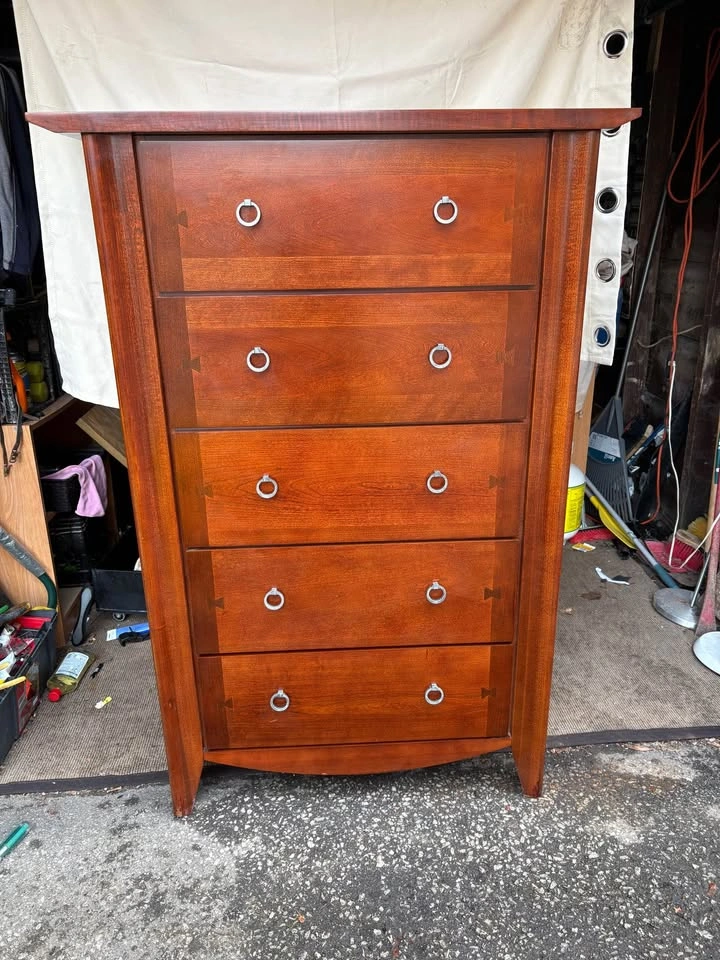 Modern 5-Drawer Solid Wood Dresser - photo 2