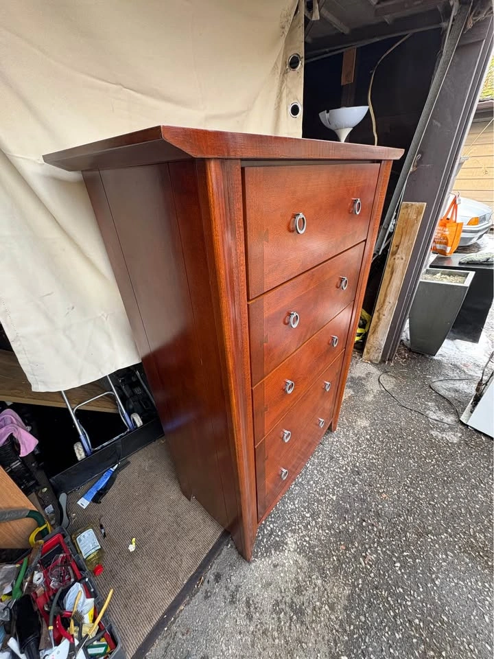 Modern 5-Drawer Solid Wood Dresser - photo 3