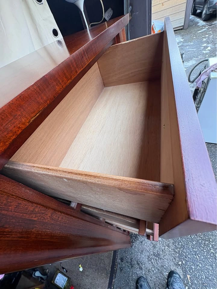 Modern 5-Drawer Solid Wood Dresser - photo 5