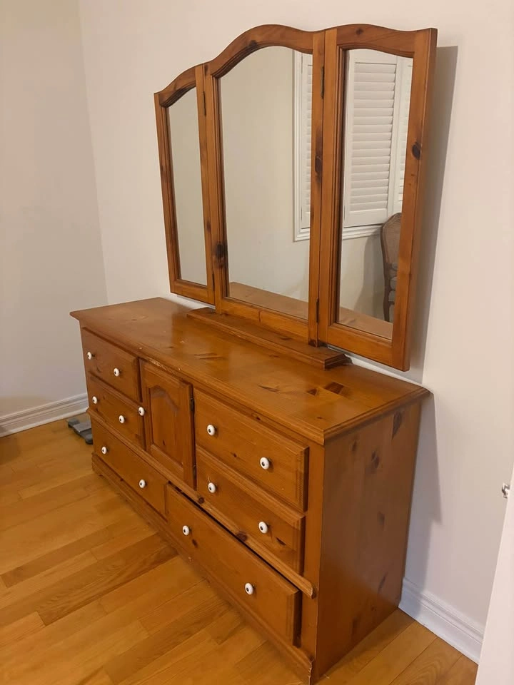 Solid wood Queen 8 piece Bedroom Set - photo 2