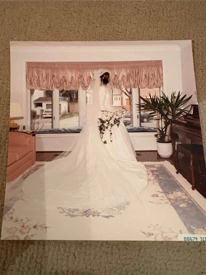 Wedding Dress - photo 2