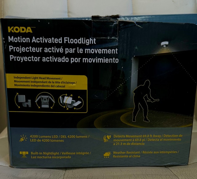 Motion activated floodlight