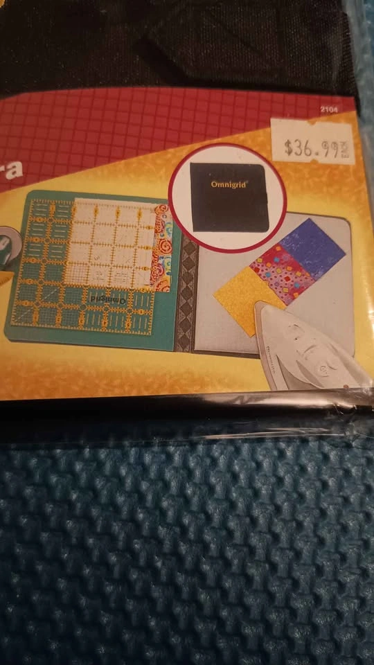 Omnigrid mini cutting mat and pressing station - photo 3