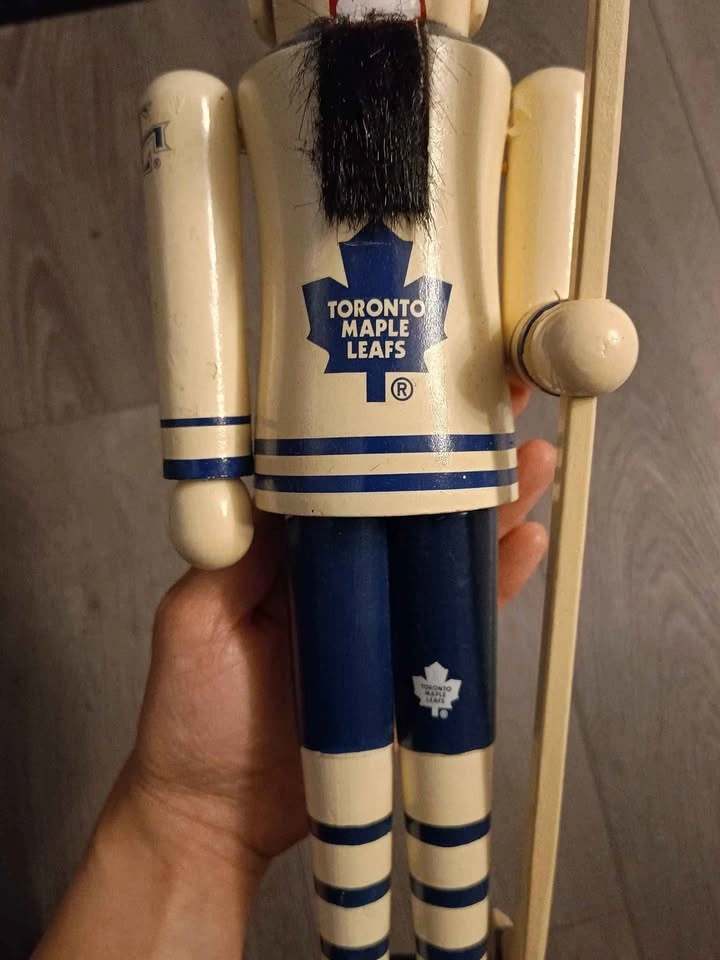 Maple Leafs NHL Player Nutcracker - photo 3