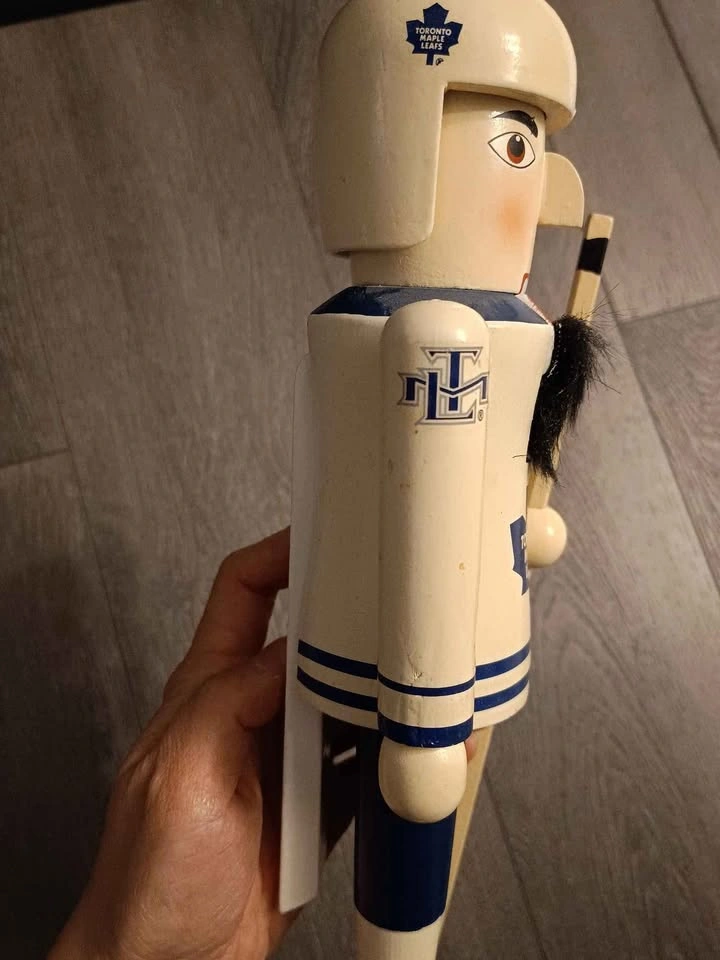Maple Leafs NHL Player Nutcracker - photo 4