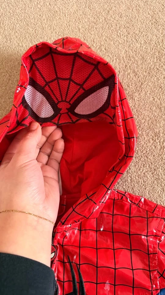 Spiderman Raincoat size 2 - photo 3