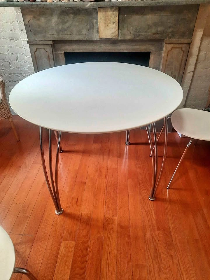 Vintage table with 2 chairs