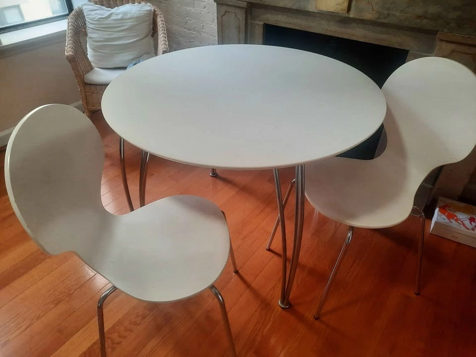 Vintage table with 2 chairs - photo 2