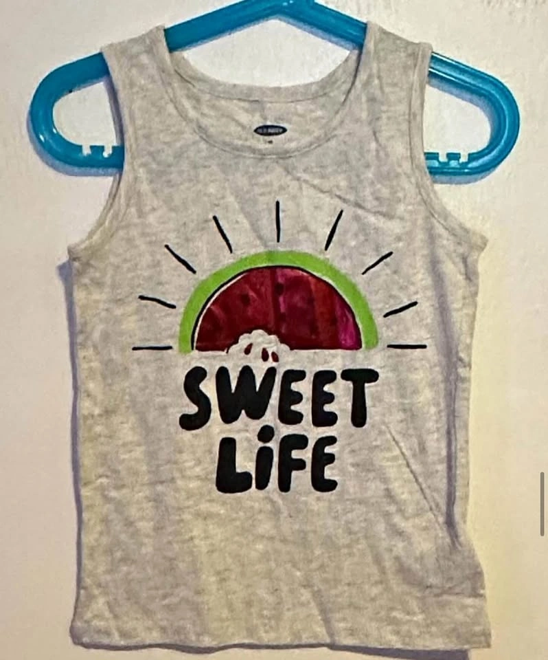 BOYS TANK TOP SIZE: 4T PRICE:$15 FOR COLOUR REFER TO SECOND PICT