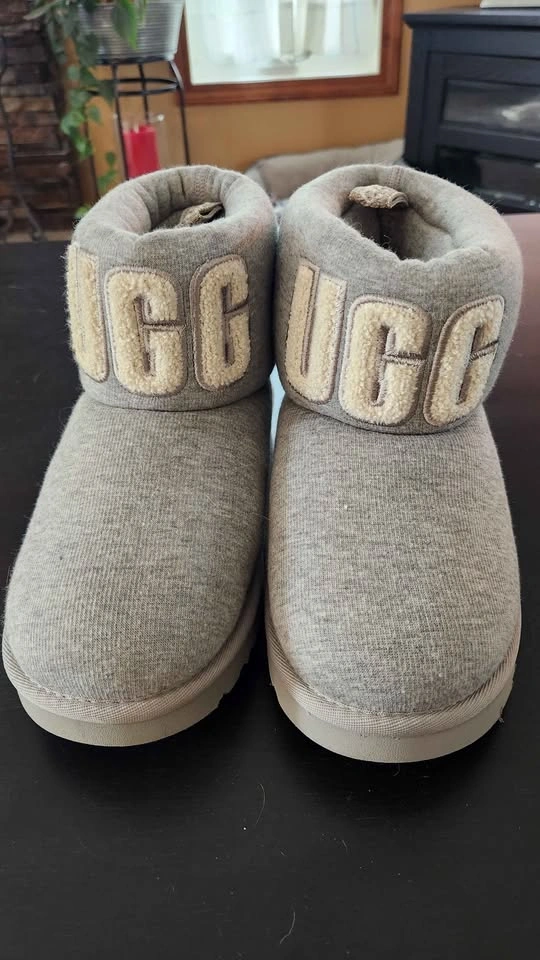 UGG Jersey Boots sz 7 - photo 2