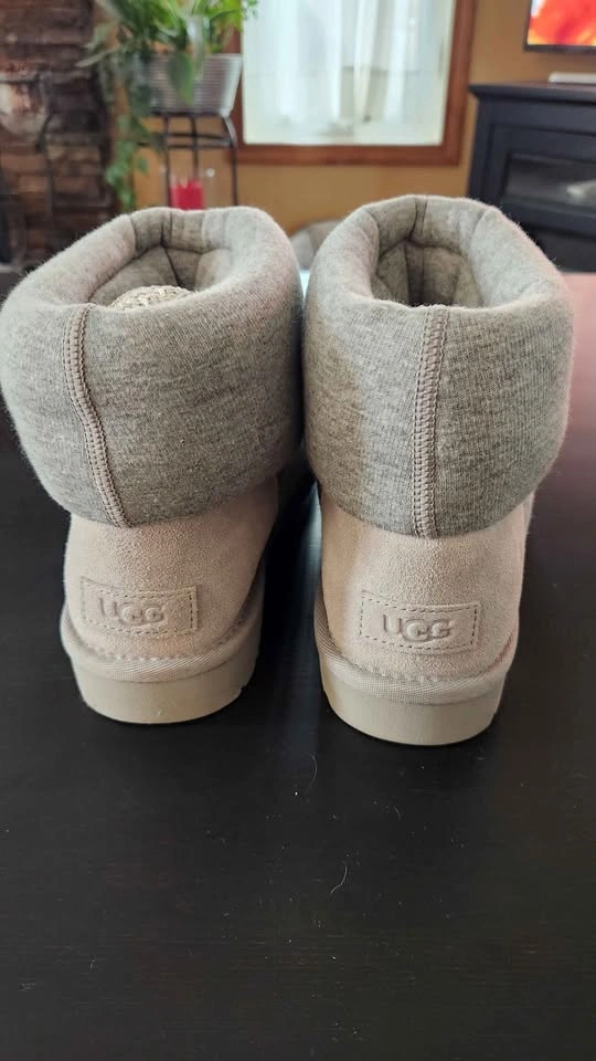 UGG Jersey Boots sz 7 - photo 3