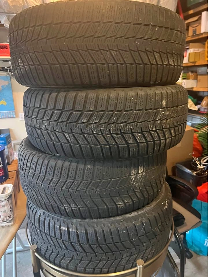❄️ Winter Tires – Set of 4 (205/55 R16 Continental) ❄️