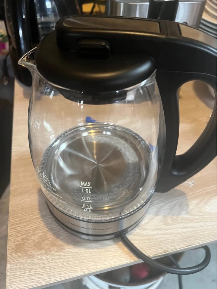 Hamilton Beach Glass Electric Tea Kettle 1L Cordless - $15 - photo 2