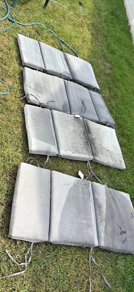 4 Outdoor Cushions - Need Cleaning