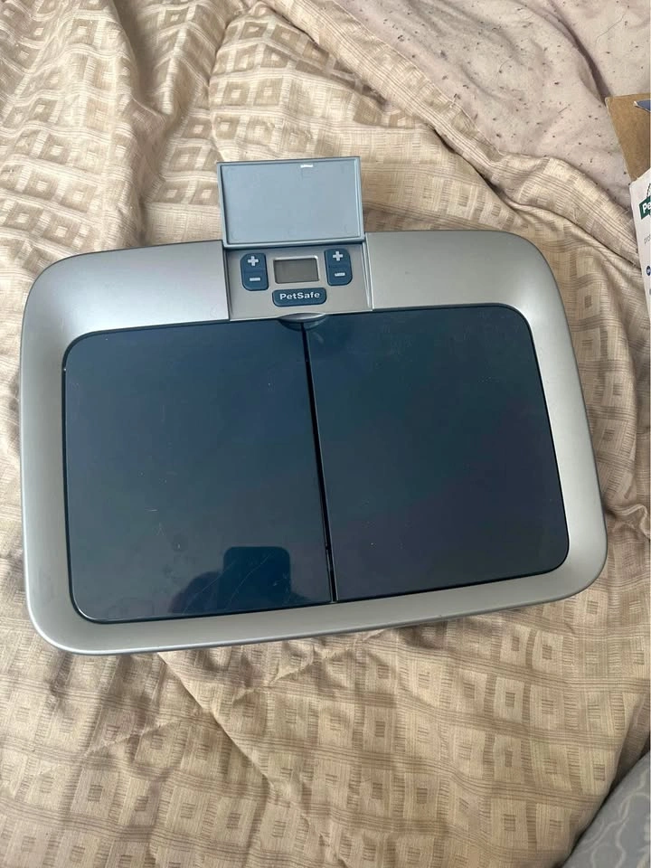 Automatic Digital Pet Feeder