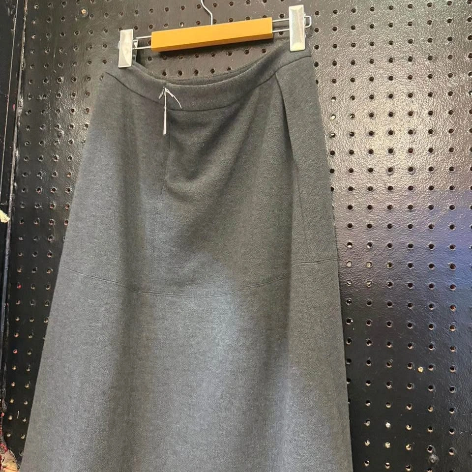 grey y2k flowy midi skirt - photo 2