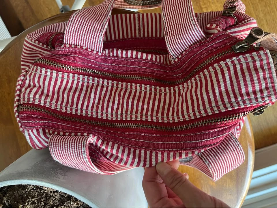 Vintage Red Gap Purse - photo 5