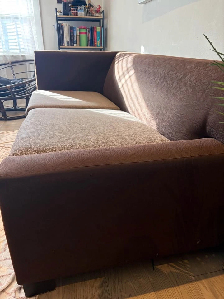 Couch with pull out bed and mattress - photo 5