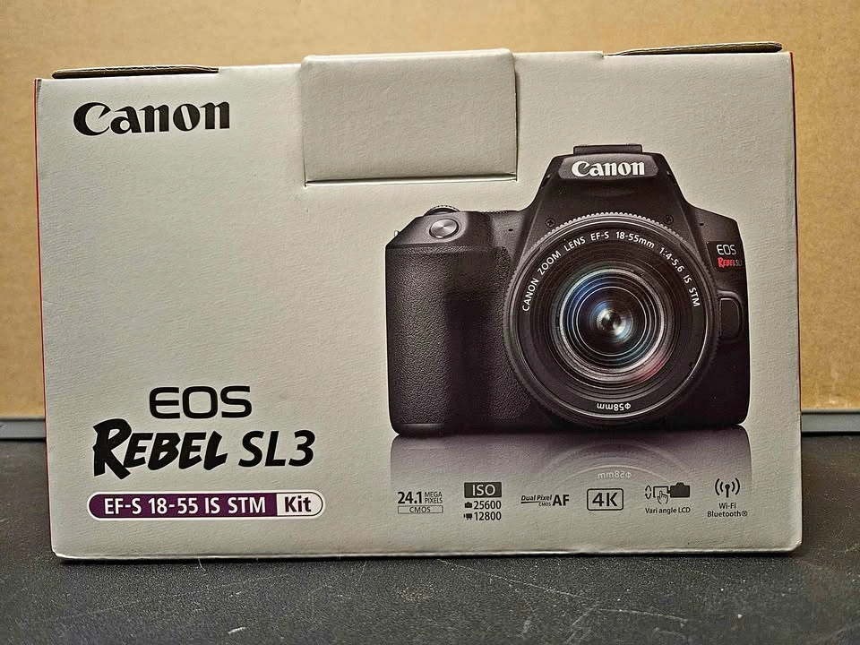 Canon EOS Rebel SL3 Kit + Accessories