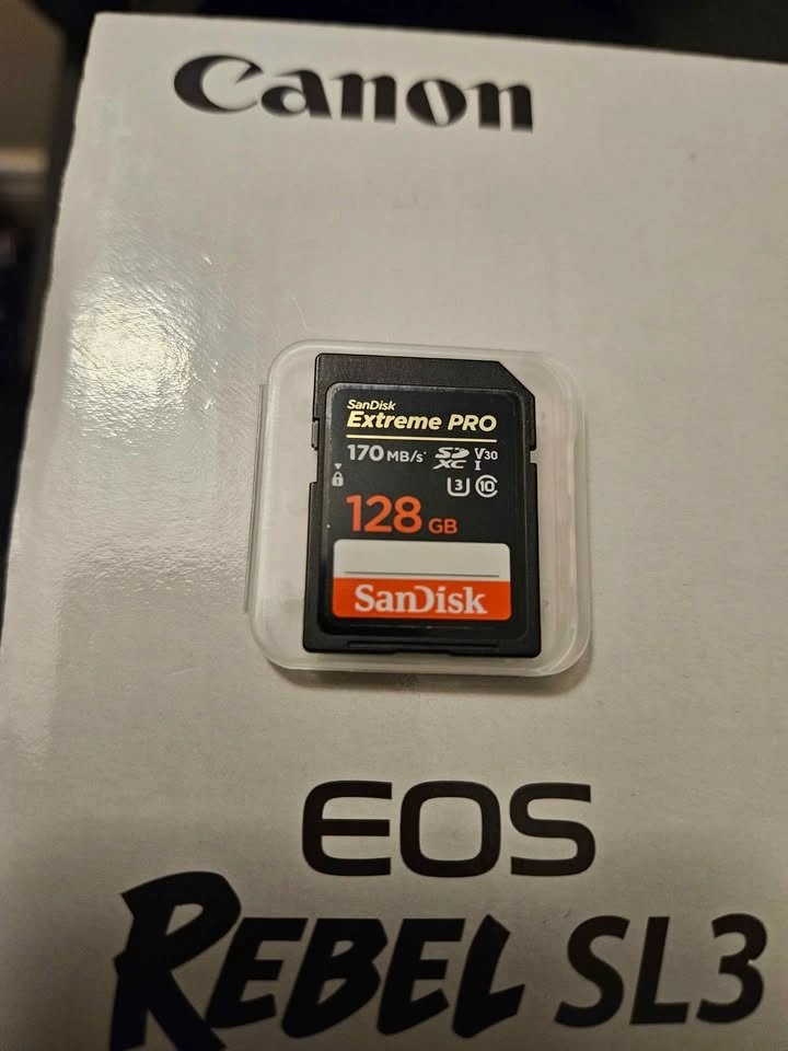 Canon EOS Rebel SL3 Kit + Accessories - photo 3