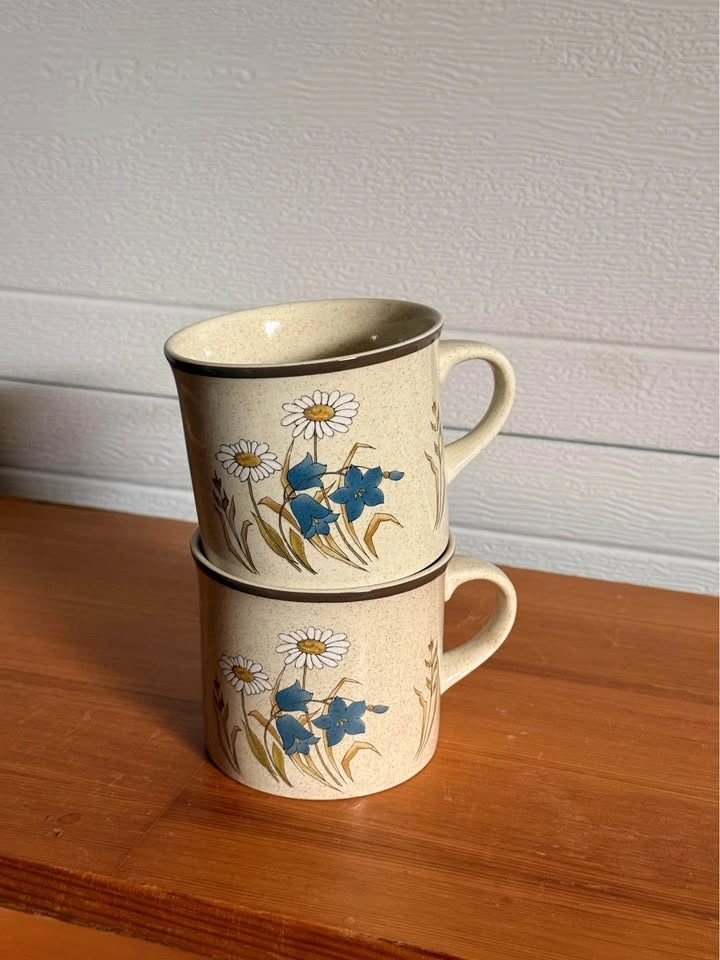 Vintage Royal Doulton Lambethware Hill Top Mugs - Set of 2 - photo 2